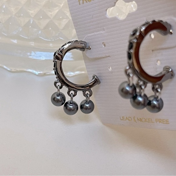 👋 3/$15 SILVER HOOP PARTY EARRINGS - Picture 4 of 4